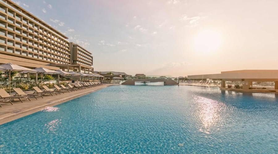 Amada Colossos Resort