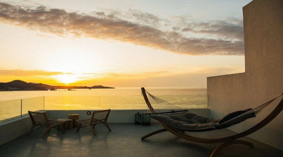Domes White Coast Milos