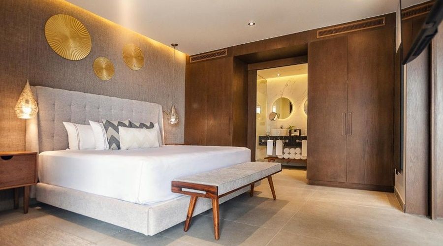 The Five Oceanfront Hotel