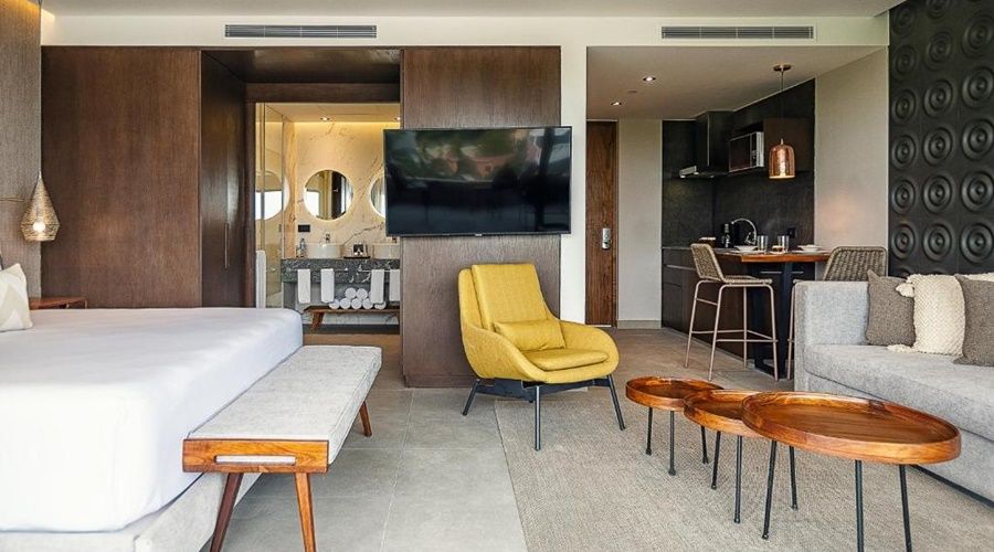 The Five Oceanfront Hotel