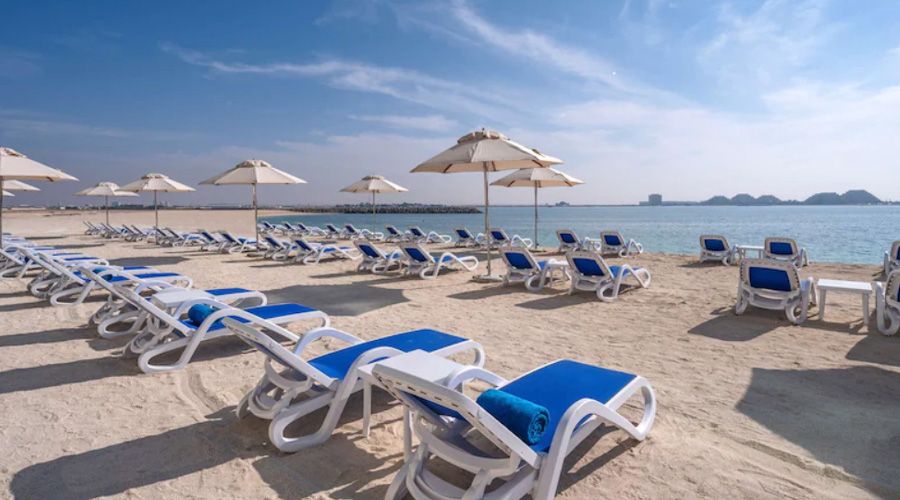 beach view with chairs